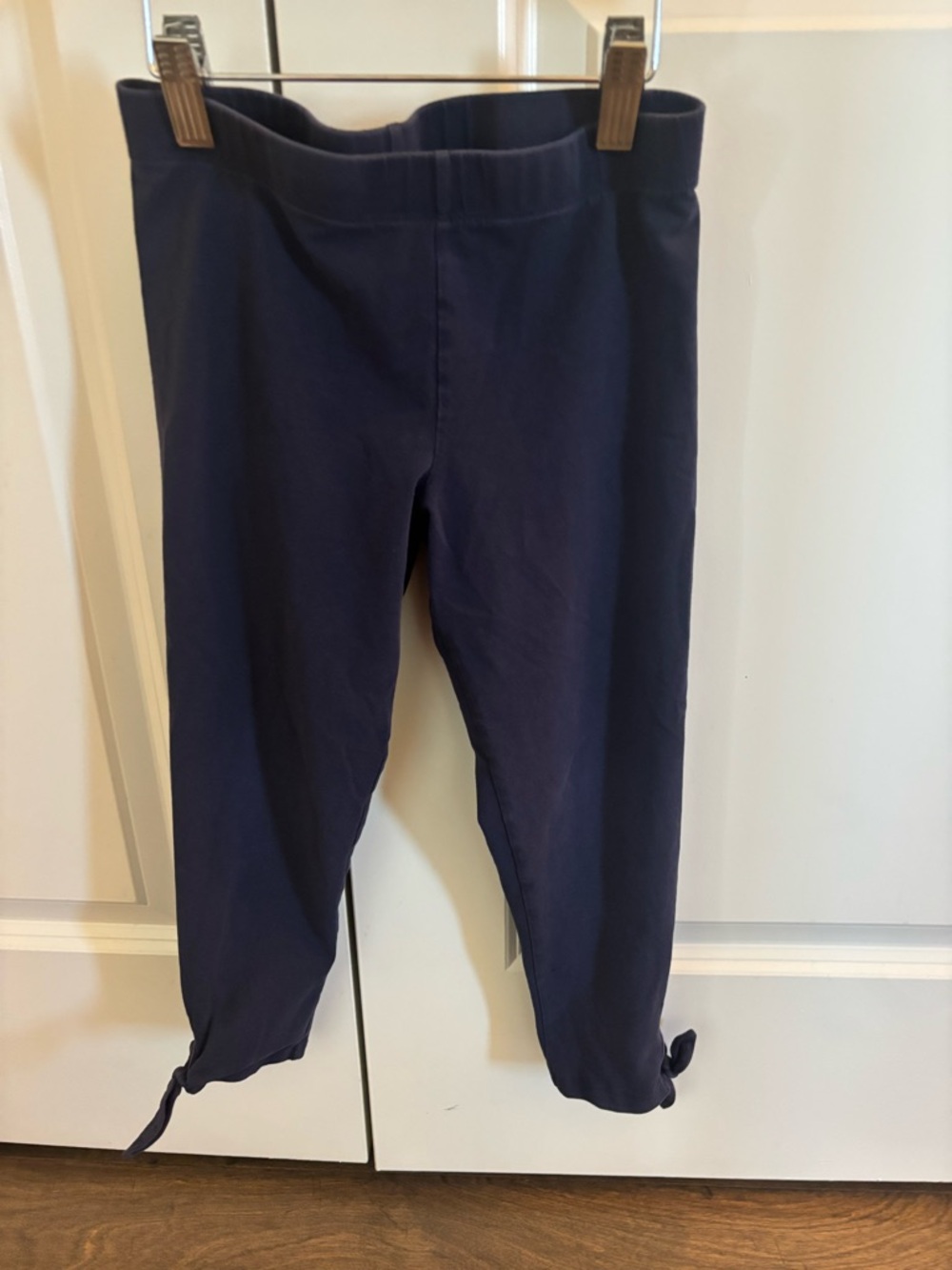 Lilly Pulitzer Navy Capri Leggings with Tie Hems